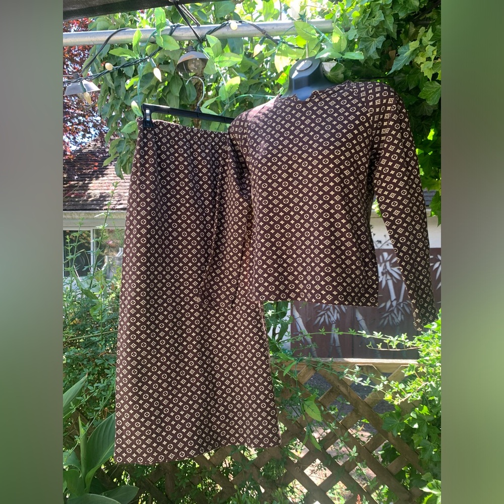 LOGO VL ⭐️ Bronze Brown 🌟 EUC - 2 piece Knit MIDI skirt &  top ⭐️ CLEAN - Picture 11 of 14